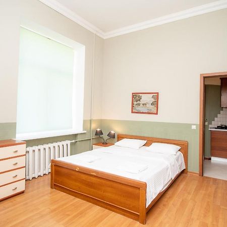 Простора 3 Кімнатна Біля Майдану Незалежності Apartment Киев Екстериор снимка
