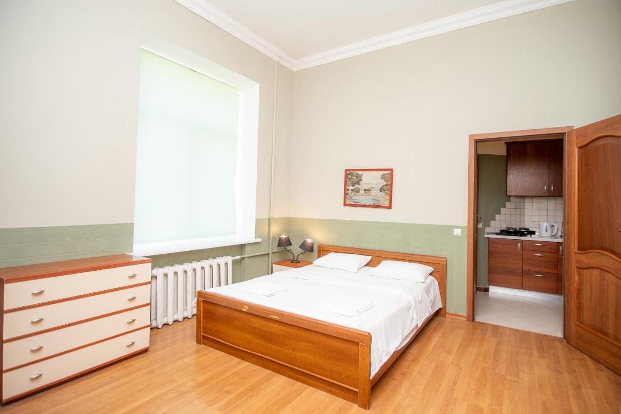 Простора 3 Кімнатна Біля Майдану Незалежності Apartment Киев Екстериор снимка