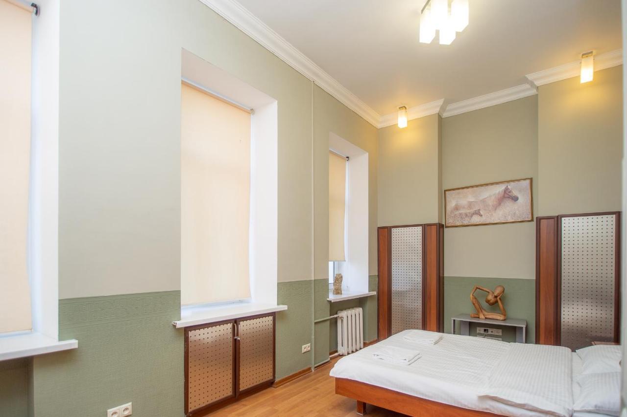 Простора 3 Кімнатна Біля Майдану Незалежності Apartment Киев Екстериор снимка
