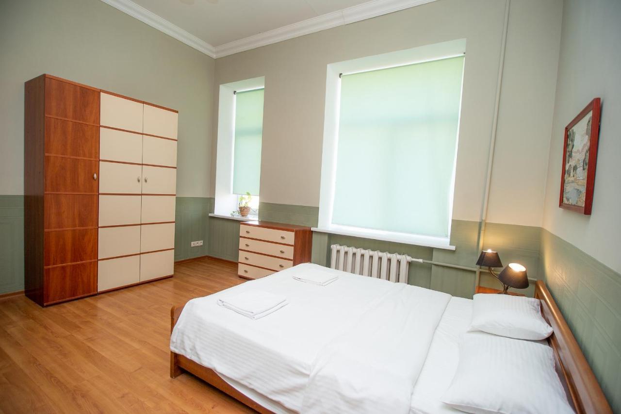 Простора 3 Кімнатна Біля Майдану Незалежності Apartment Киев Екстериор снимка