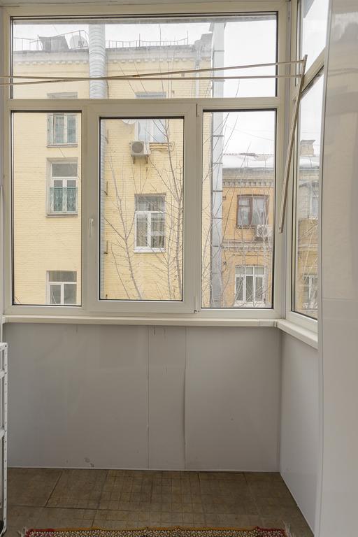 Простора 3 Кімнатна Біля Майдану Незалежності Apartment Киев Екстериор снимка